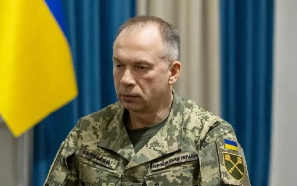 &quot;Стяг, що лякає росію&quot;: Головнокомандувач ЗСУ Сирський привітав українців зі святом Державного Прапора