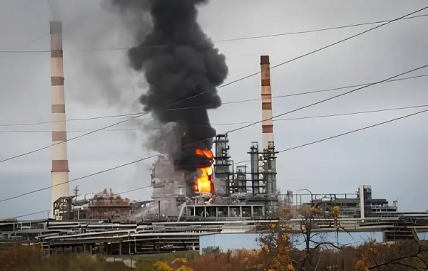 Після прильотів українських безпілотників ціни на <!--more--/>бензин у Росії тільки зростають ” title=”Ціни на бензин у Росії зростають лише після прибуття українських дронів” width=”630″ height=”340″ /></p>
<p> <span class=