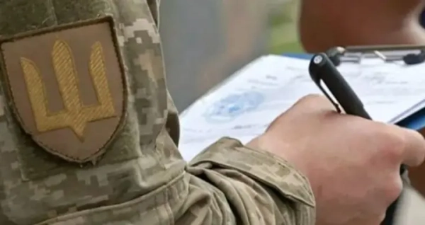 У Черкасах чоловік напав із сокирою на співробітників ЦКК під час перевірки документів
