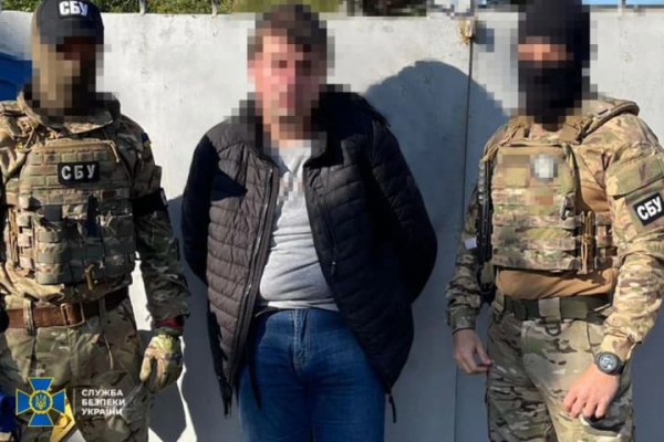 Скориговані російські удари по півдню України: у Херсоні затримано медика ФСБ