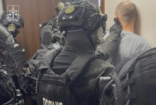 Понад 4,5 тисячі громадян Європи та Центральної Азії стали жертвами шахрайства: в Україні викрито міжнародний шахрайський кол-центр