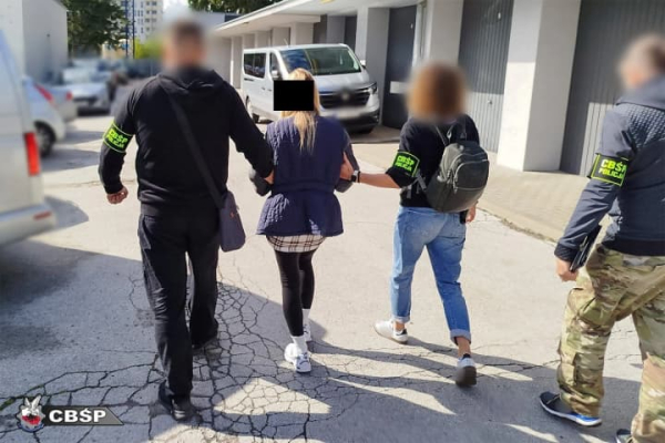 У Польщі викрили злочинне угруповання, яке контрабандою перевезло майже 600…