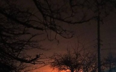 У Росії горить Ільський НПЗ, закрито 5 аеропортів — відео