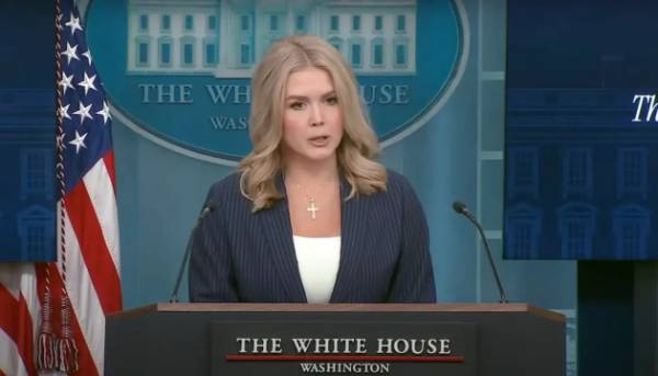 У Білому домі кажуть, Трамп «не вражений» нічним нападом Росії на Київ.