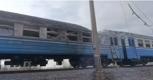 Вихід з потягів: з собою папери, кошти, пледи; без тисняви біля вагонів.