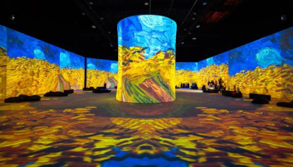 Київ прийме занурювальну експозицію “Світ Ван Гога”