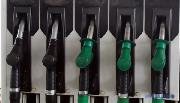 Ціна дизелю зростає: вартість на українських заправках 13 березня