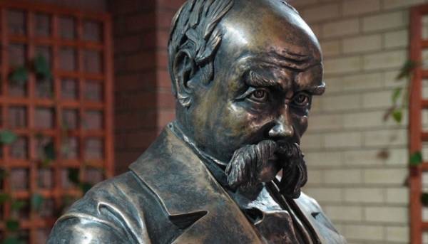 На честь Шевченка: перша африканська статуя в Ботсвані