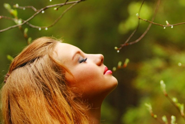 Чому навесні люди почуваються щасливішими