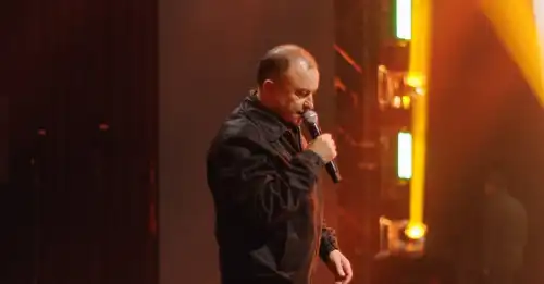 Павліка освистали на виступі? Реакція дружини та улаштовувачів на інцидент.