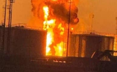 Краснодарський край РФ під потужним ударом дронів – горить нафтова база.