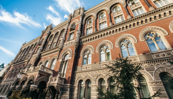 Нацбанк радить фінустановам змінити шляхи транспортування валюти за кордон, – Пишний