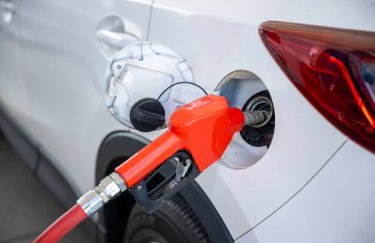 Брак пального на французьких заправках через перебої з доставкою.