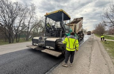 Автошляховики оновили понад 124 тис. м² дорожнього полотна на основних магістралях