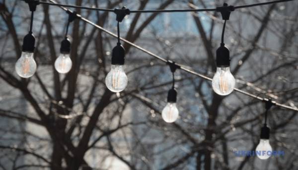 Завтра погодинні відключення електрики будуть запроваджені по всій території України.