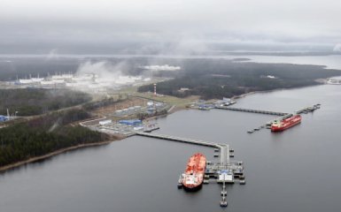 Удар дронів пошкодив частину нафтової магістралі біля порту Приморськ в Росії.