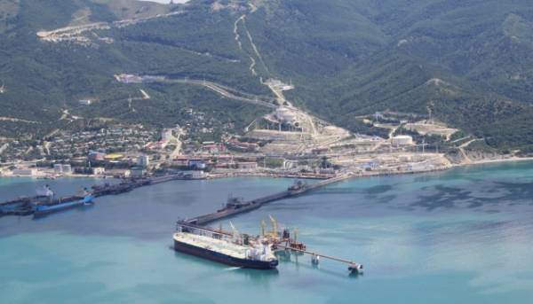 Російський термінал “Шесхаріс”: відвантаження нафти зупинено через удар дронів – Reuters