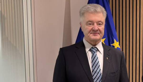 Порошенко повідомив про розмову із Зеленським
