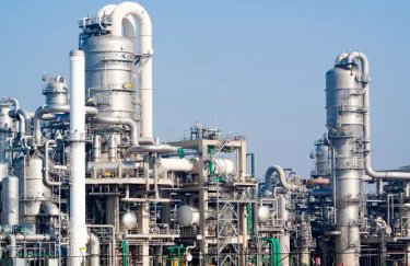 Українські удари призвели до падіння російської нафтопереробки до найнижчого рівня за 17&hellip;