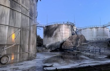 Міжнародний агрохолдинг призупинив роботу маслоробного підприємства в Чорноморську внаслідок удару безпілотника.