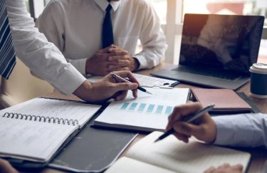 НКЦПФР припинила діяльність ще двох SCAM-проєктів / Depositphotos бізнес
