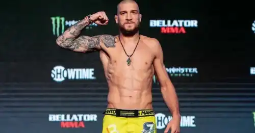 Ярослав Амосов, український боєць, святкує другу звитягу в UFC.
