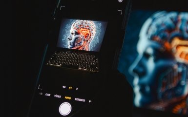 Франція: Штучний інтелект викрив злочинця, що розбещував дітей.