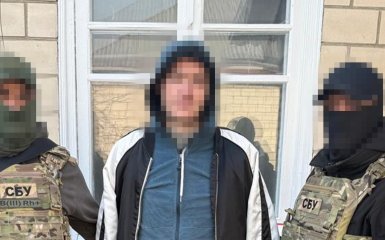 СБУ схопила ворожого агента: палив авто армійців у Києві.