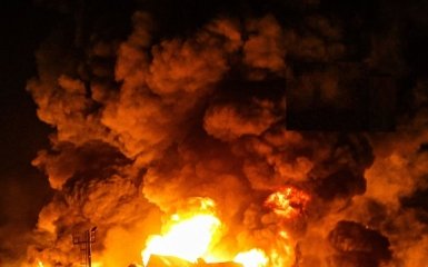Нафтопереробний завод у Сизрані зазнав ураження, підтвердили у СБС — відео