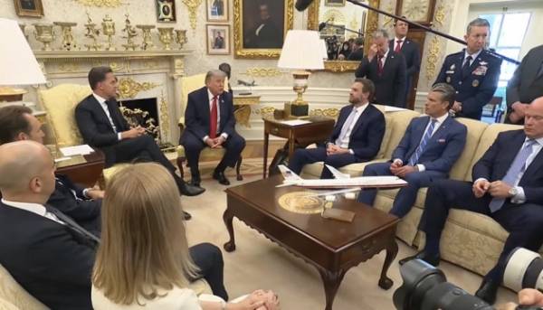 Зеленський, на думку Трампа, «досить непогано тримається» у конфлікті з Росією.