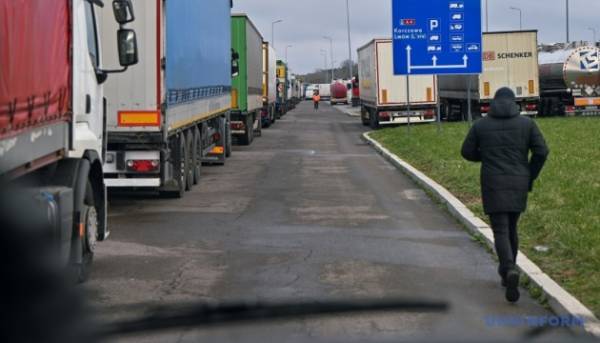 В Україні перевірятимуть застосування довгих автопоїздів з трьома причепами
