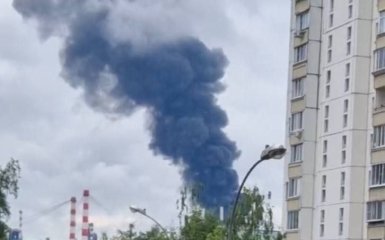 Нафтопереробний завод у Москві охопила пожежа внаслідок української атаки — дивіться відео