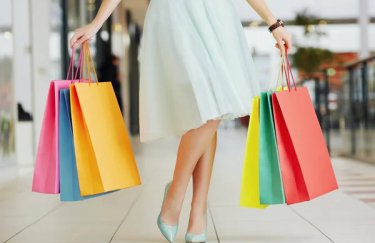 76% українців дозволяють собі незаплановані покупки / Depositphotos шопінг
