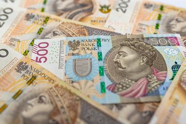 Яка середня заробітна плата працівників у Польщі