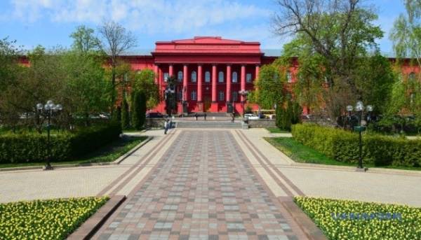 Прийом заяв до вищих навчальних закладів стартує 19 липня.