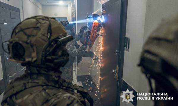 Правоохоронці викрили зловмисників, які під виглядом інвестицій у криптовалюти ошукали близько тисячі громадян України на 1,1 мільйона доларів — Мінфін