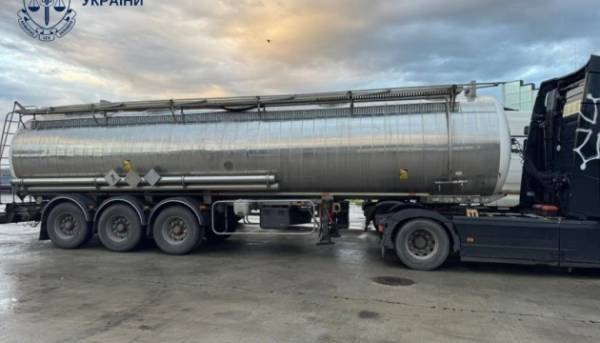 В Україну нелегально завезли спирт на суму близько 100 мільйонів гривень.
