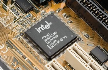 Прибуток Intel сягнув найвищої позначки за півтора десятиліття завдяки мікросхемам для штучного інтелекту