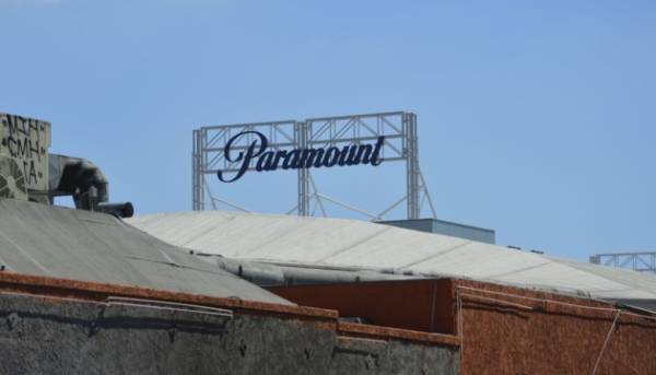 Американський суд тимчасово зупинив злиття Paramount та Warner Bros.