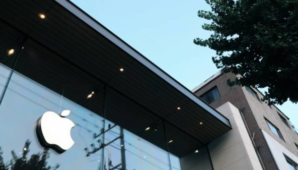Apple може показати свої перші смарт-окуляри влітку 2027 року, як повідомляє Bloomberg.