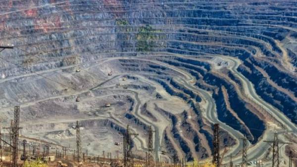 Один з провідних постачальників залізної руди в Україні зупиняє свою діяльність — Міністерство фінансів