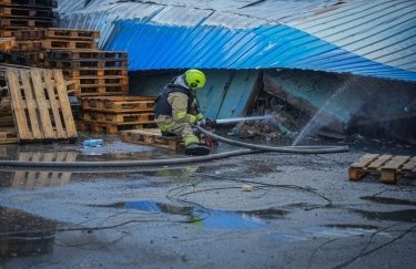 Російські сили знищили склади з туалетним папером на заводі “Сніжна Панда”.