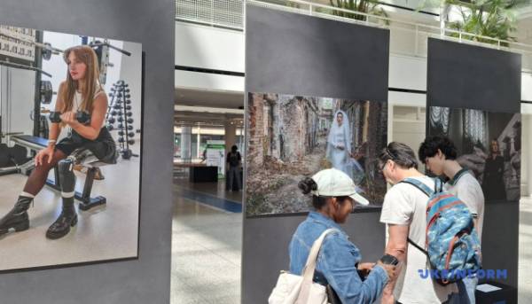 Фотовиставка Говарда Баффета, присвячена незламності українського народу, розпочала свою роботу у Гаазі.