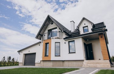 Відродження на рідній землі: перші оселі, що постали