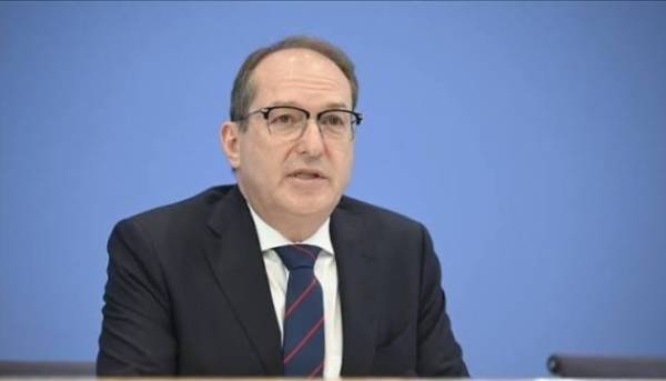 Глава Міністерства внутрішніх справ Німеччини висловився проти автоматичного надання захисту чоловікам з України, які підлягають мобілізації.
