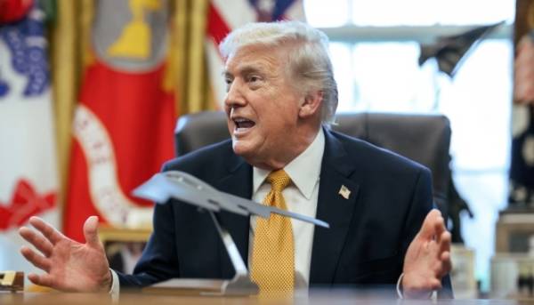 Трамп наказує армії зупинити атаки на Іран задля дипломатичного вирішення – Axios