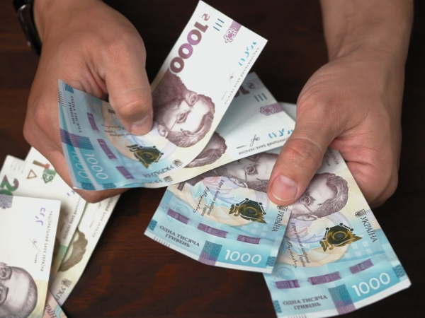 84% заробітку йде на базові потреби: структура витрат українців та їхні прагнення…