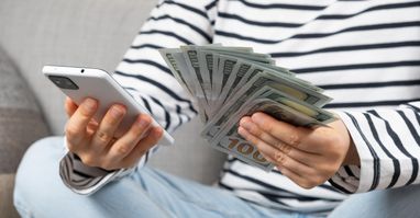 Закордонні перекази від українців та бізнесу перевищили 50 мільярдів доларів за шість місяців.