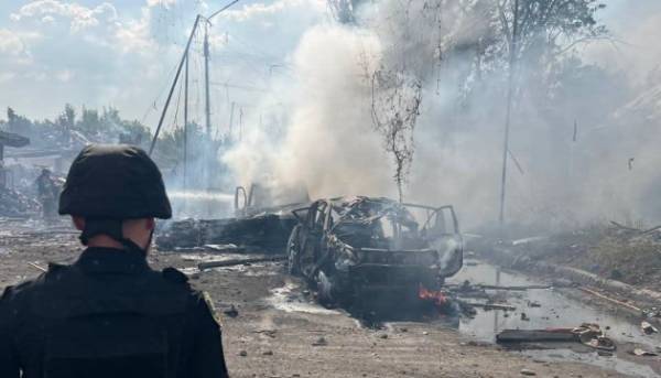 Російські сили обстріляли Слов’янськ із РСЗВ, внаслідок чого одна людина загинула, ще п’ятеро отримали поранення.