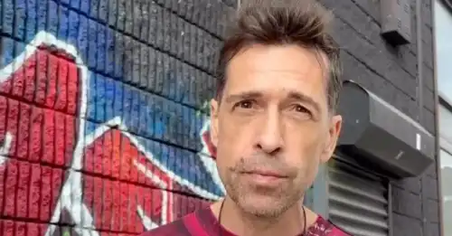 Лідер гурту “Ногу свело” Макс Покровський розповів про причини свого приїзду в Україну.
